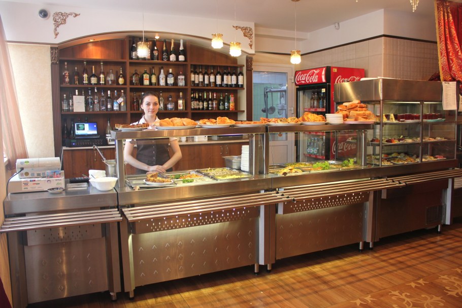 Кафе с линией раздачи