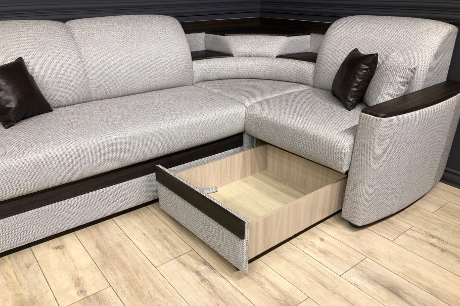 Угловой диван Адамс со столиком