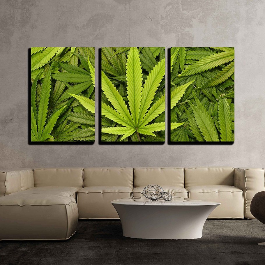 Фиолетовая картина в интерьере