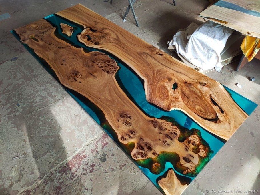 Круглый стол слэб река