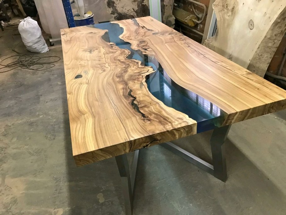 Стол слэб карагач река