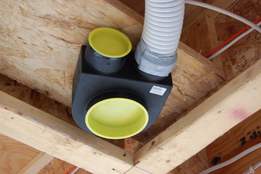 Вытяжной вентилятор в каркасном доме