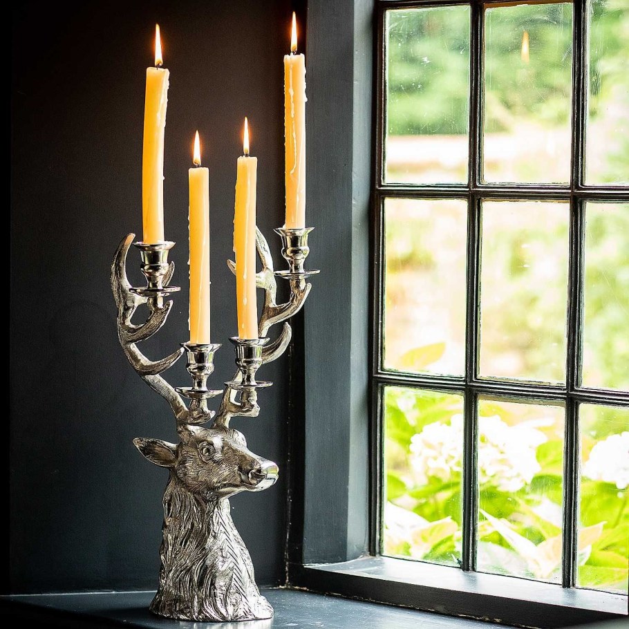 Канделябр в руке