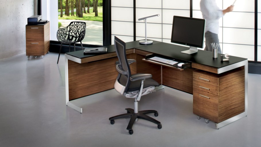 Рабочий стол в офисе