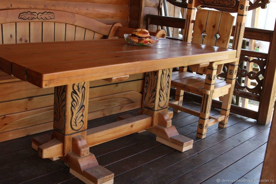 Резные лавочки из массива дерева