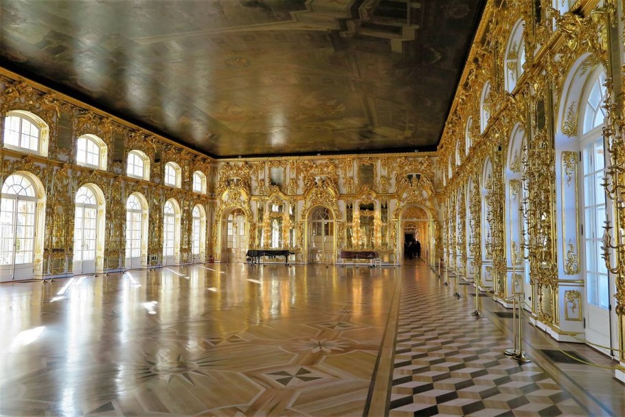 Екатерининский дворец внутри