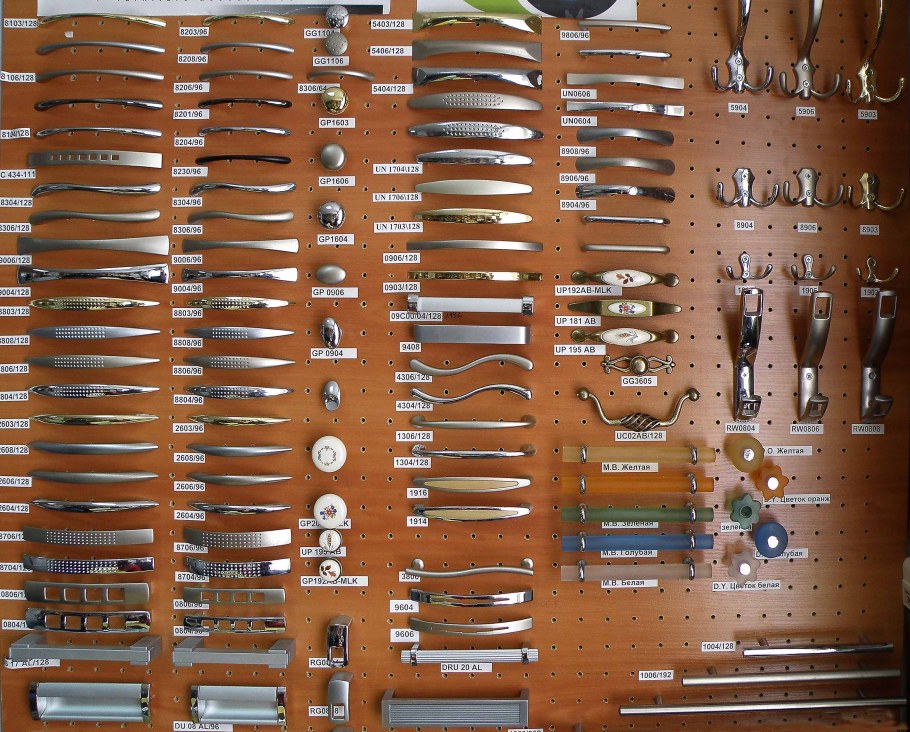 Фурнитура для мебели