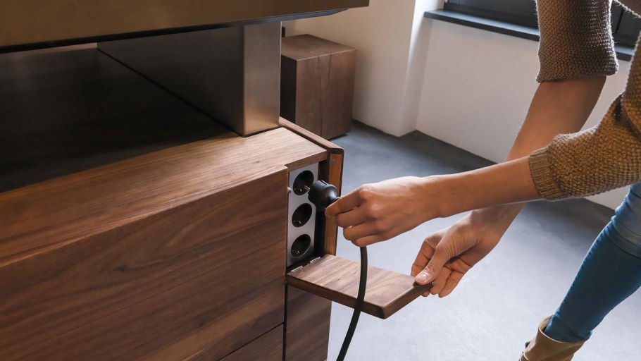 Розетка в тумбочке