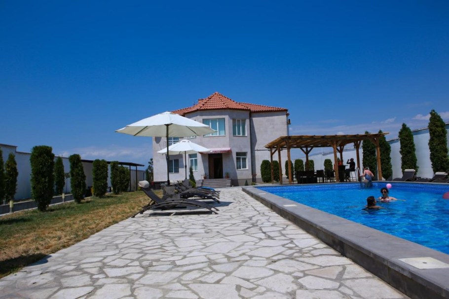 Ереван Комитас бассейн