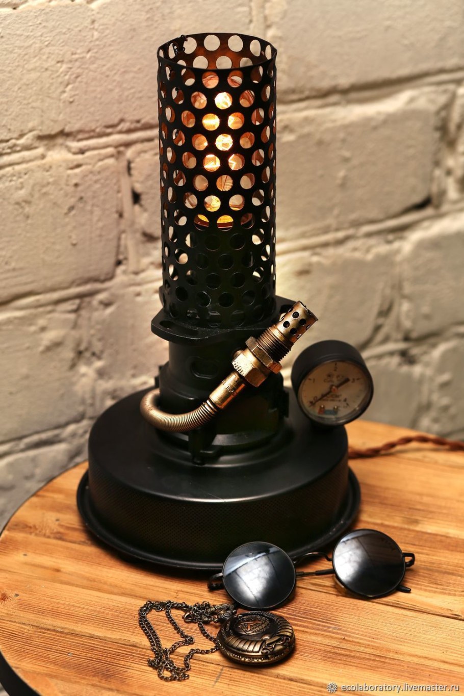 Ананас светильник изолон