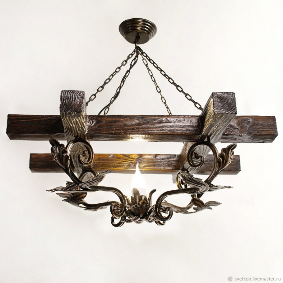 Необычная настольная лампа из дерева