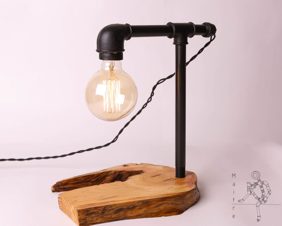 Настольная лампа из фитингов