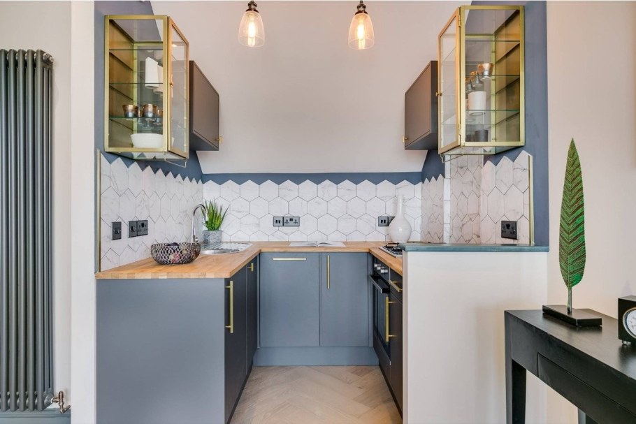 Маленькая кухня в нише