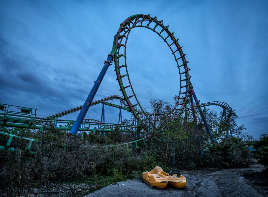 Заброшенный парк атракционов
