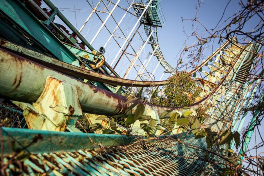 Заброшенный парк аттракционов в Японии Nara Dreamland.