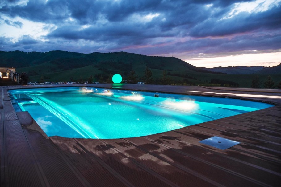 Бассейн на даче