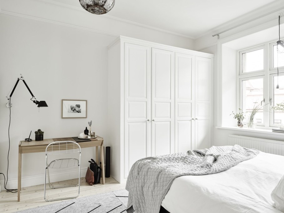 Шкаф в скандинавском стиле в спальню