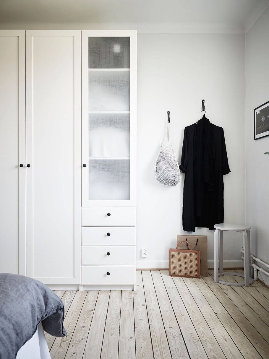 Шкаф в стиле Сканди