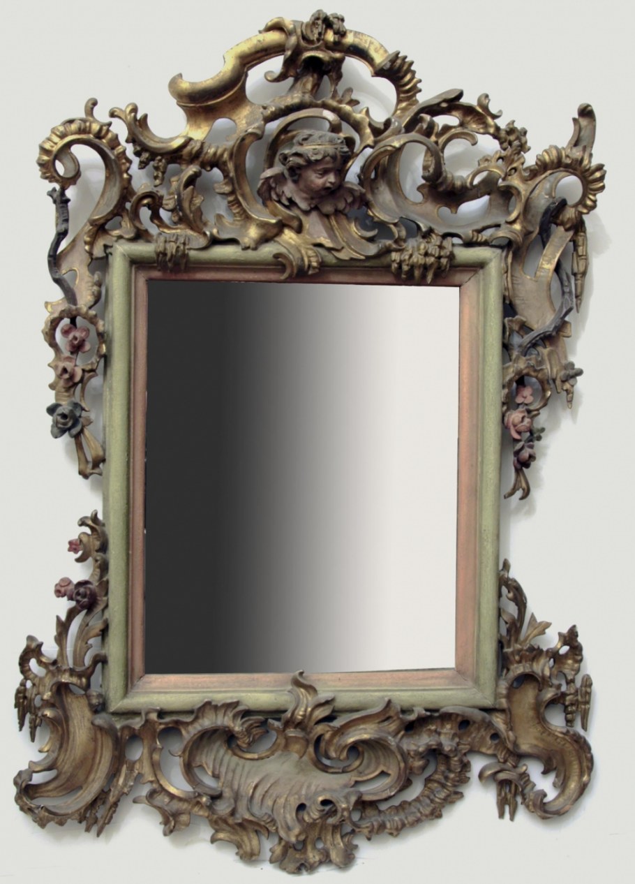 Зеркало в резной раме модель