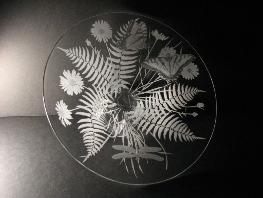 Гравировка бык на стекле