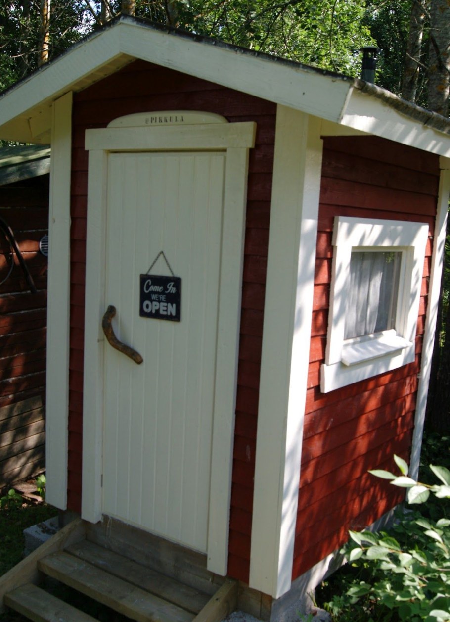 Пластиковый сарай Keter Manor 4x3