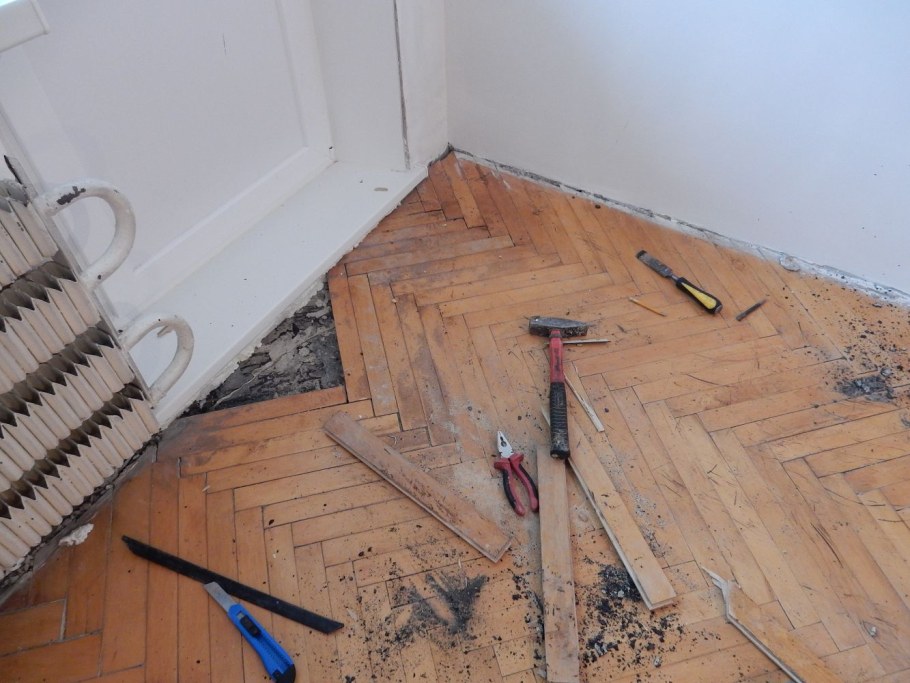 Демонтаж старого паркета