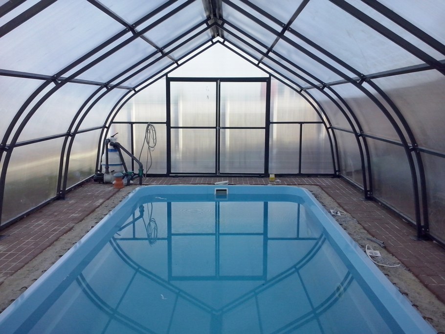 Бассейн в теплице из поликарбоната 3х6