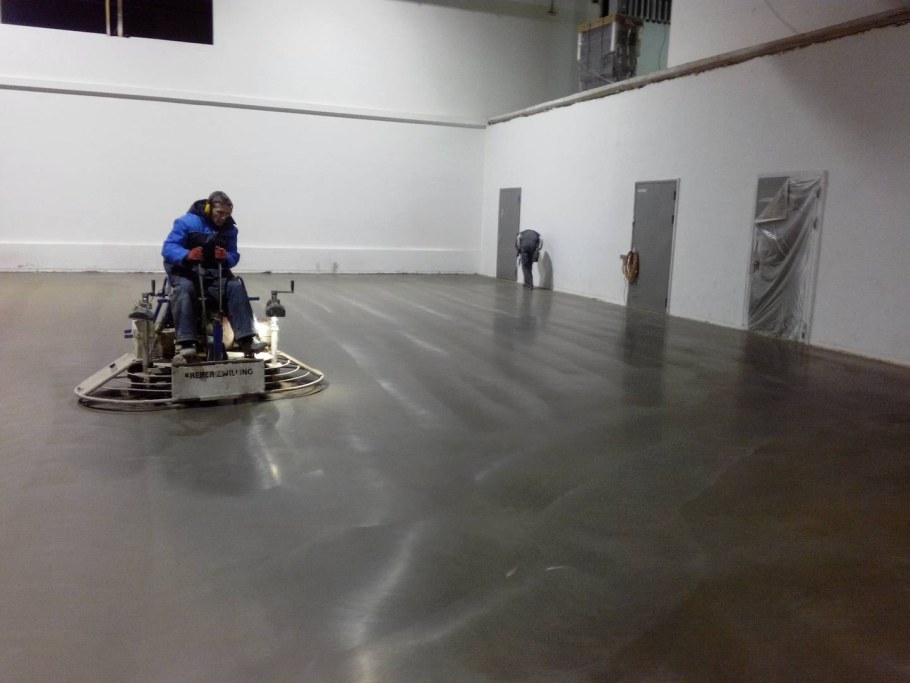 Мойка полов в производственных помещениях