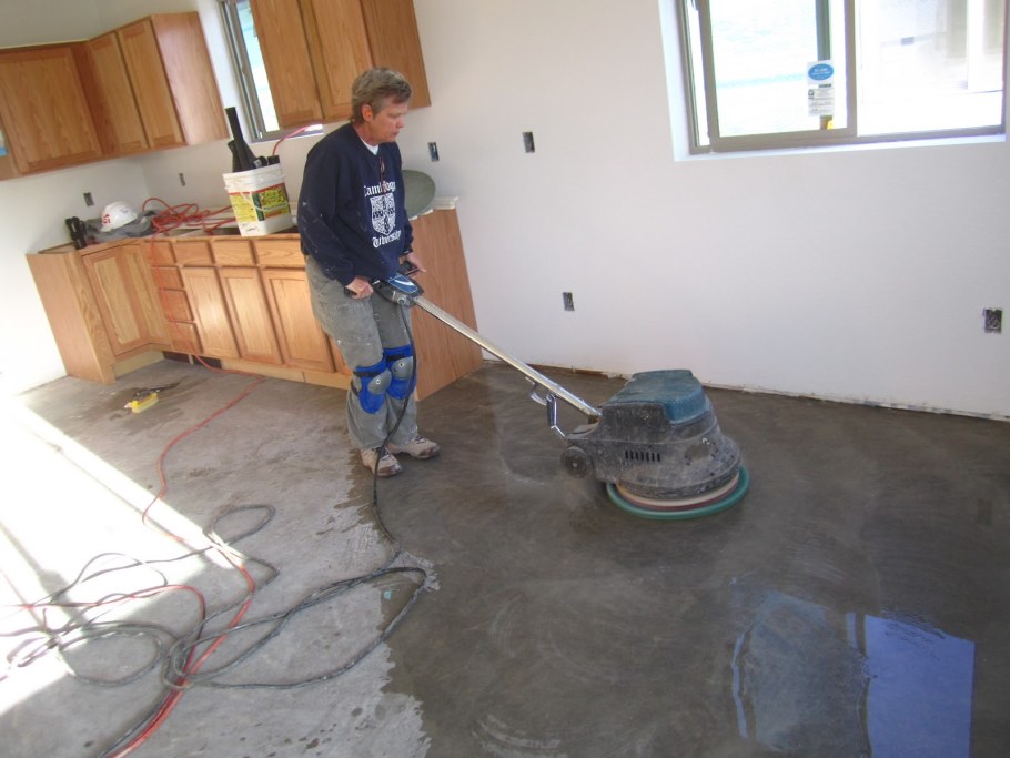 Шлифовка стяжки пола инструмент