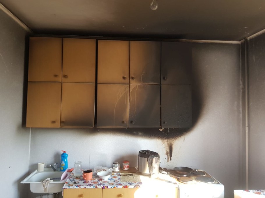 Мужчина на кухне приколы