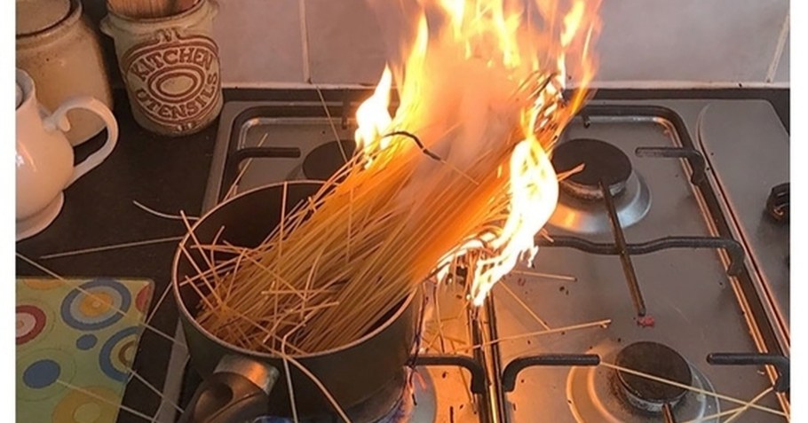 Салон пожар кухня