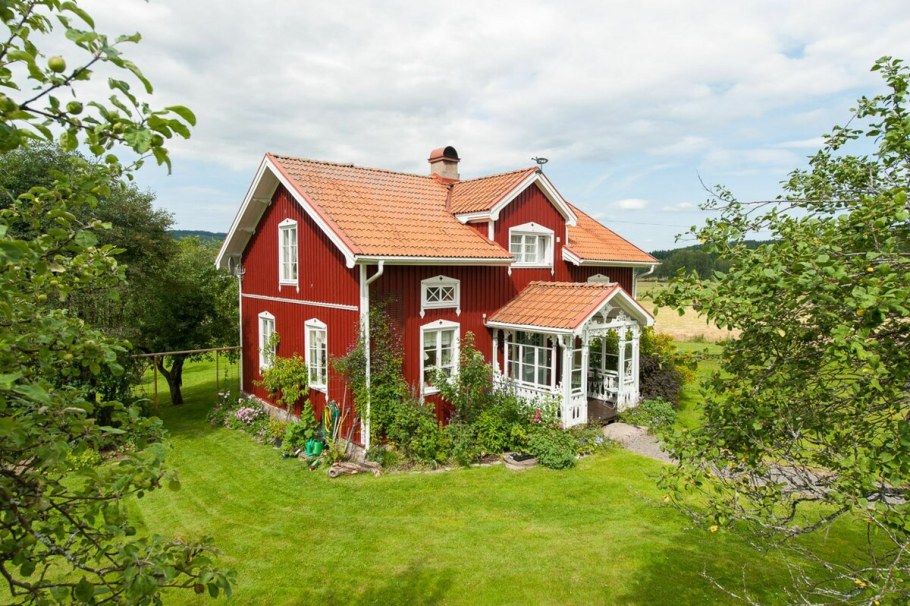 Красный Скандинавский дом