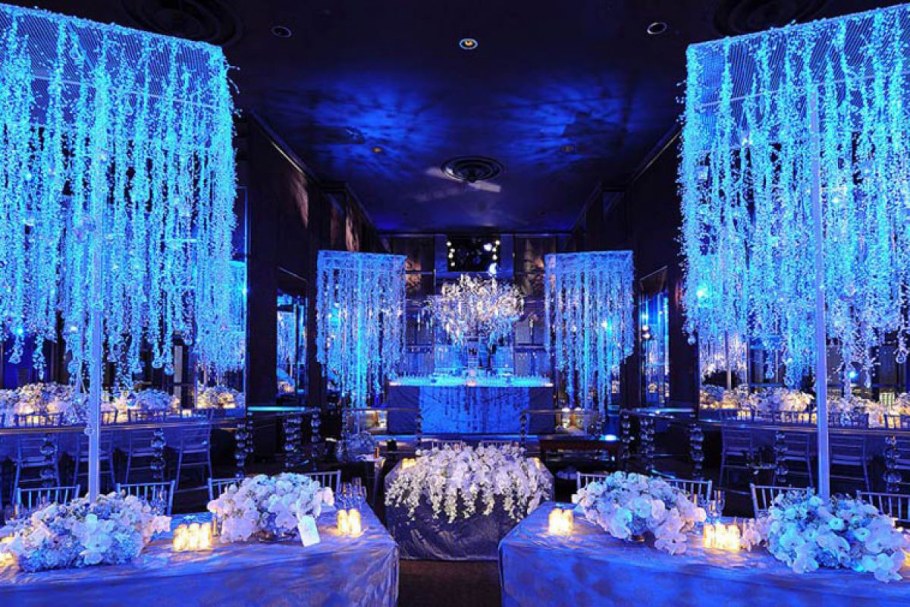 Украшение зала в зимнем стиле