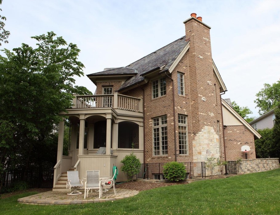 Стиль Тюдор (Tudor Revival Cottage)