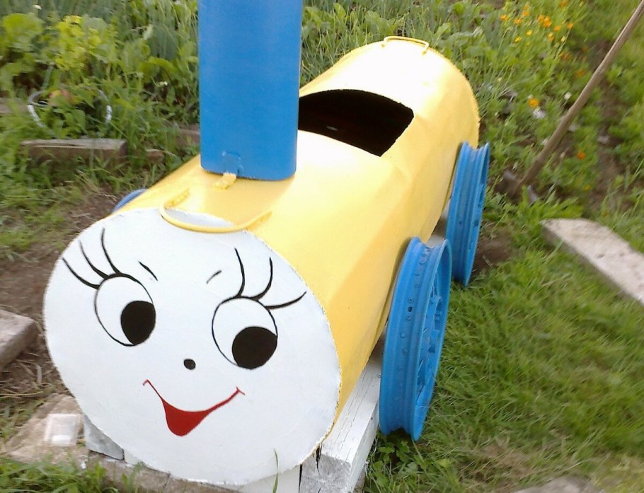 Ослик из пластиковых бутылок