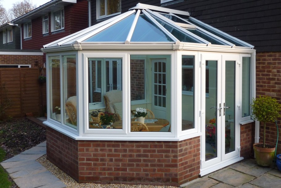 Эркерное остекление беседки