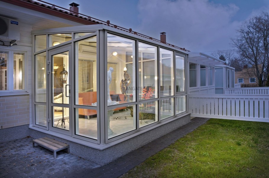 Остекление веранды Слайдорс
