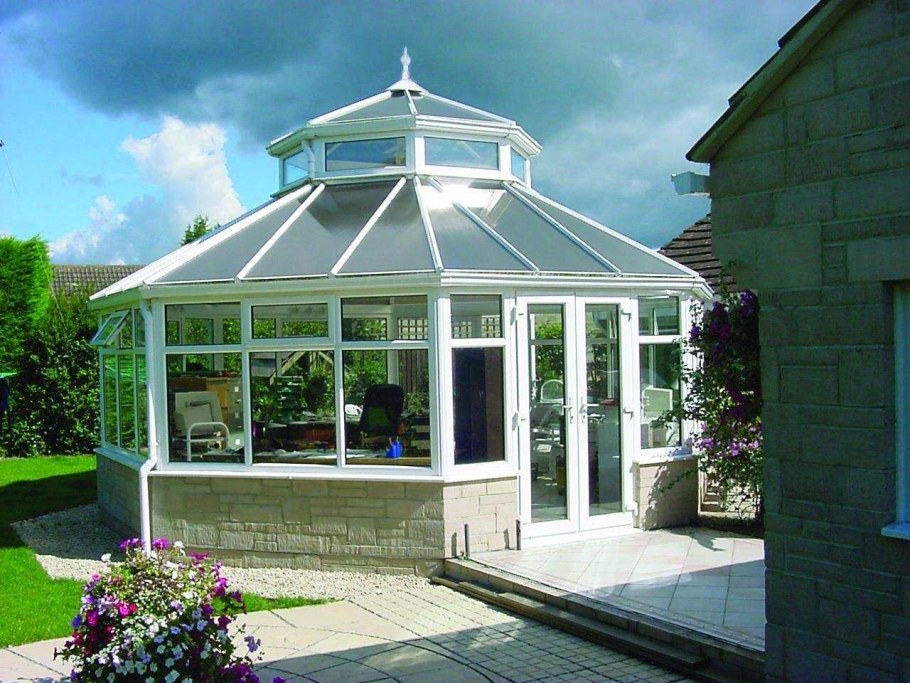 Стеклянная беседка