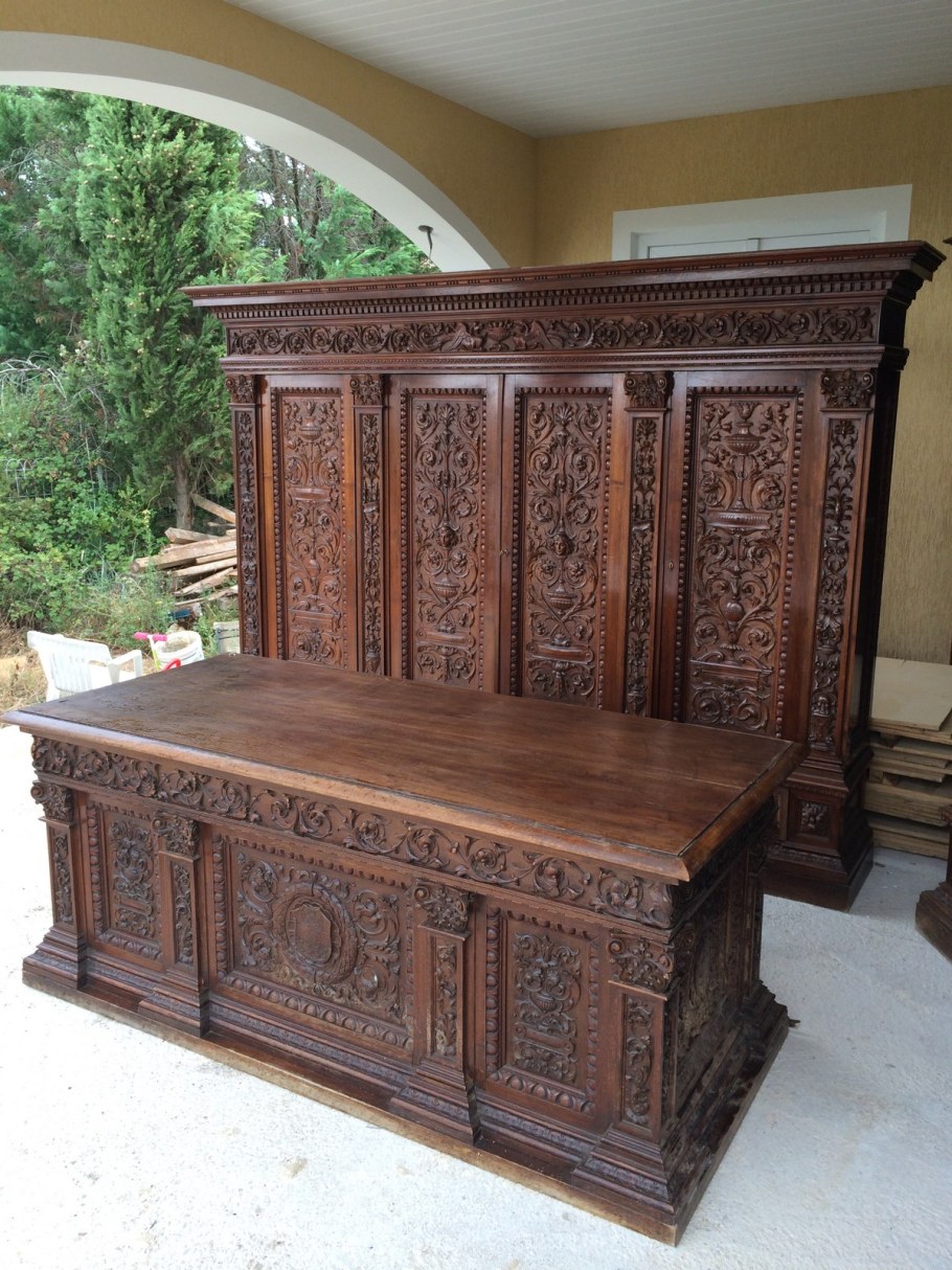 Резная мебель из массива