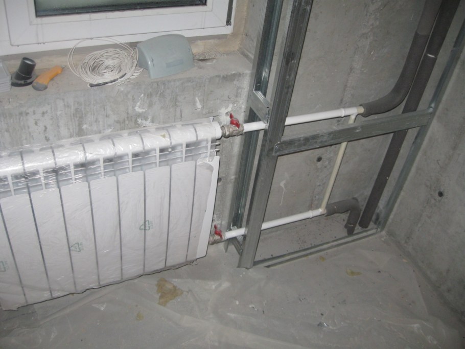 Зашивка труб отопления