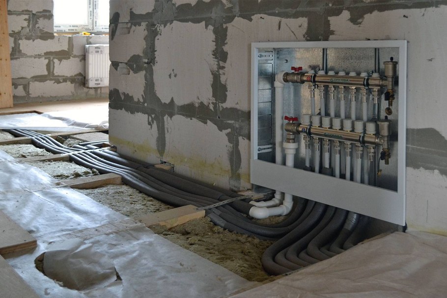 Батарея под подоконником