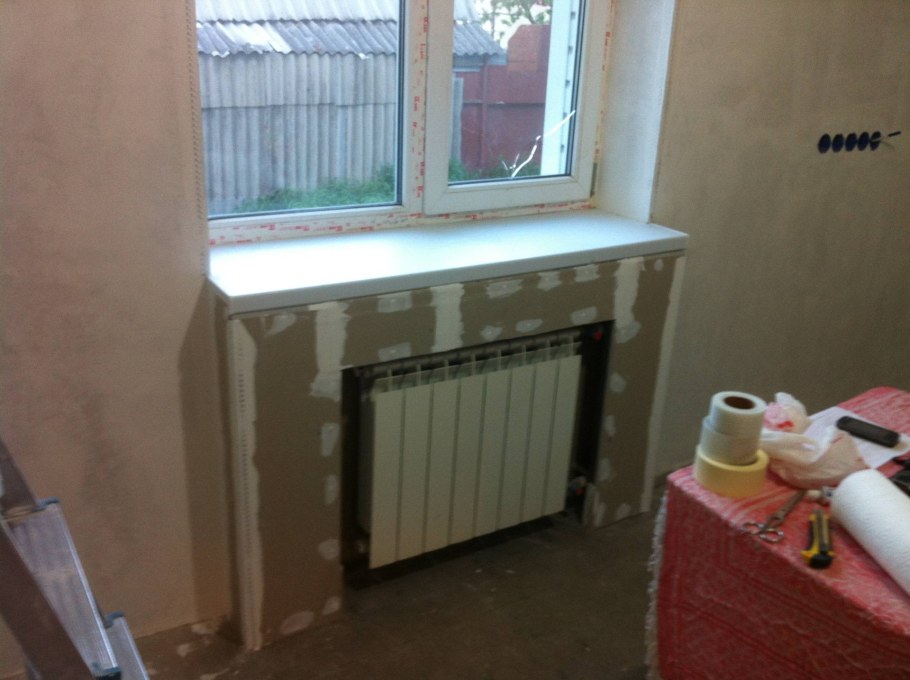 Прокладка труб в стене