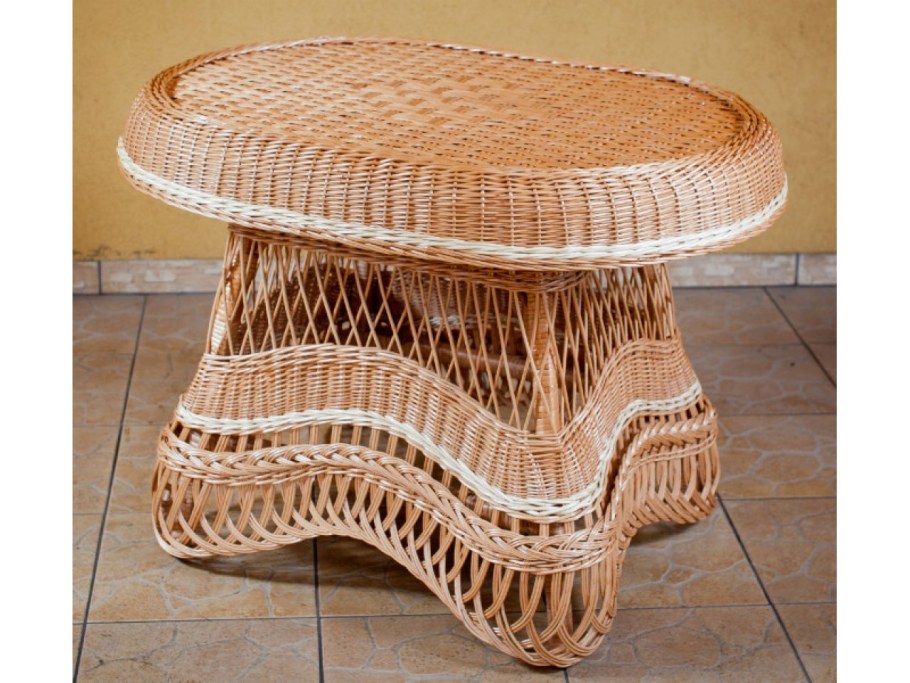 Журнальный столик из лозы