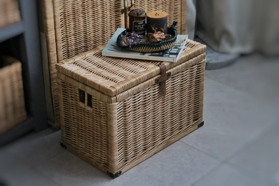 Кукольная мебель из газетных трубочек