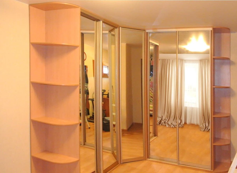 Встроенный угловой шкаф купе