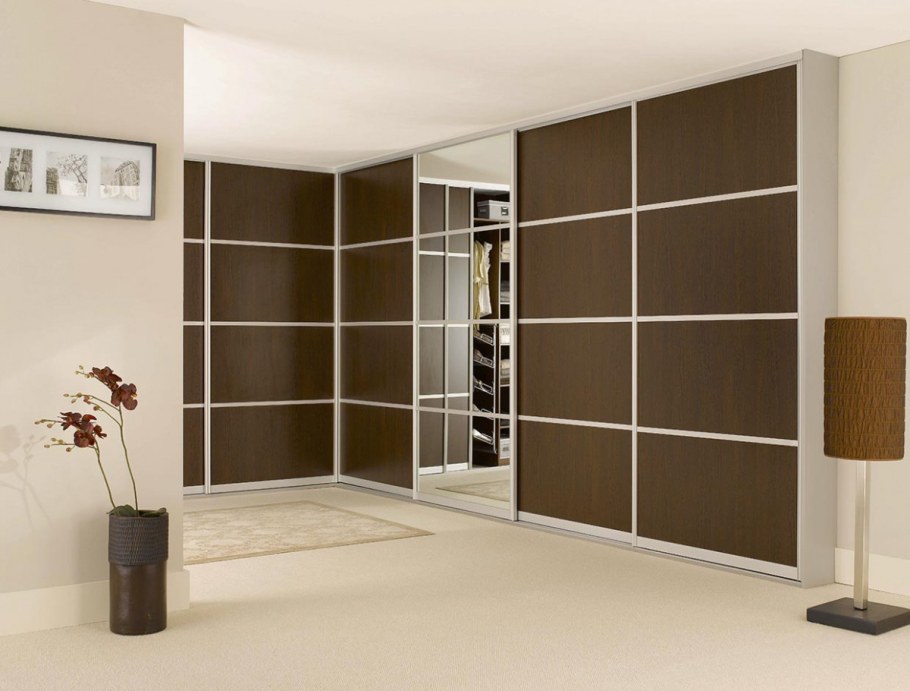 Встроенный угловой шкаф купе