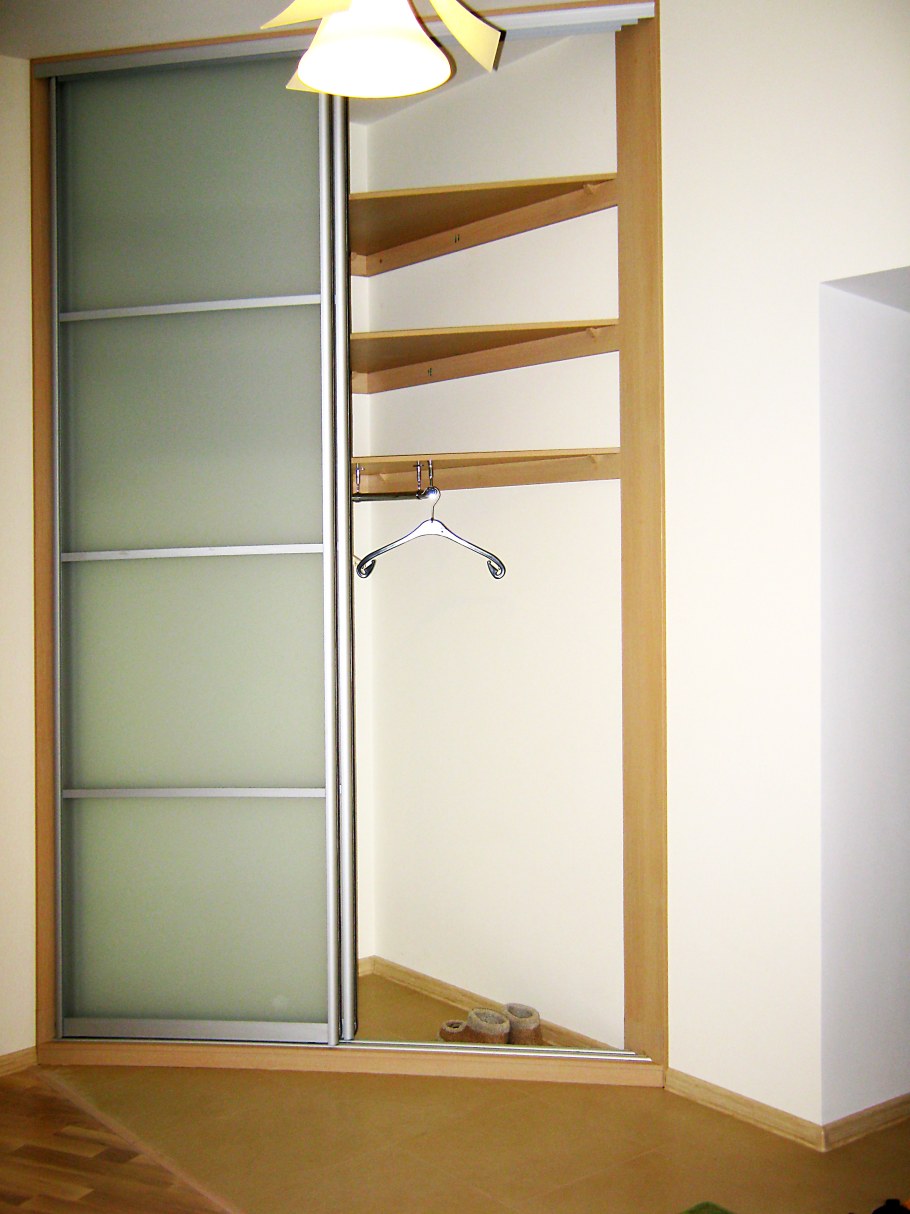 Встроенный угловой гардероб