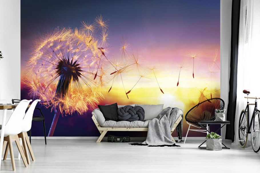 Одуванчики на стене