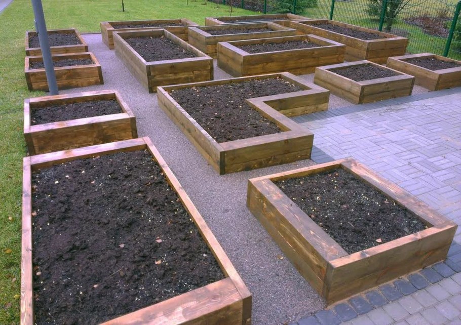 Тропинки между грядками из спилов