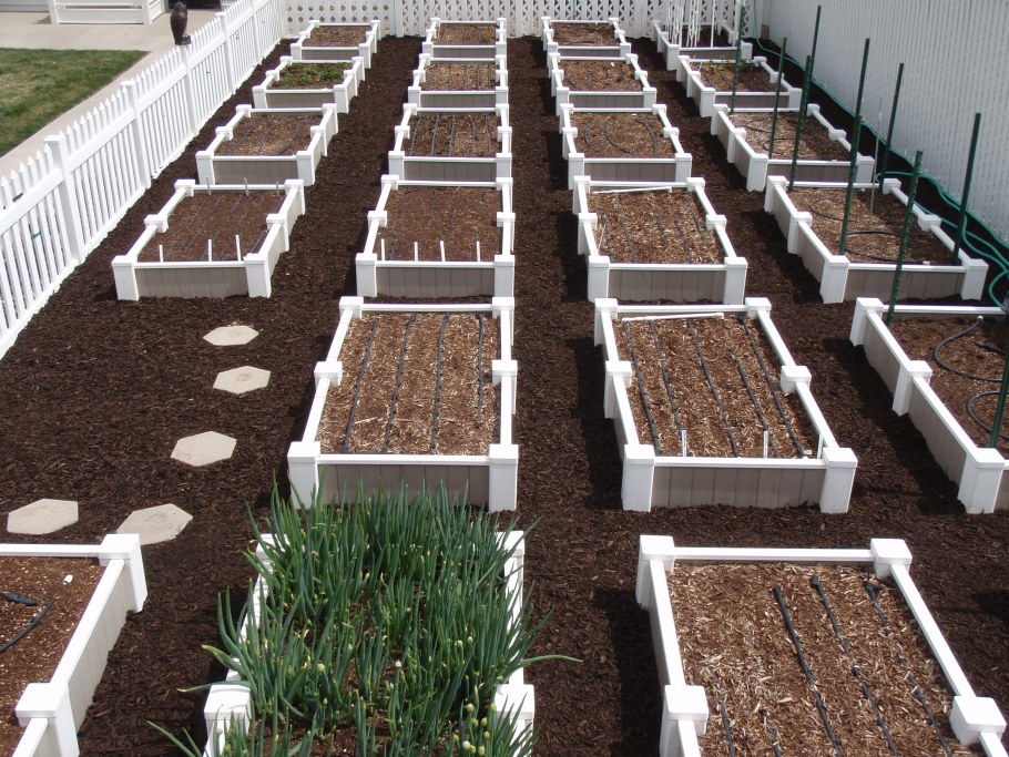 Спанбонд на дорожки между грядками